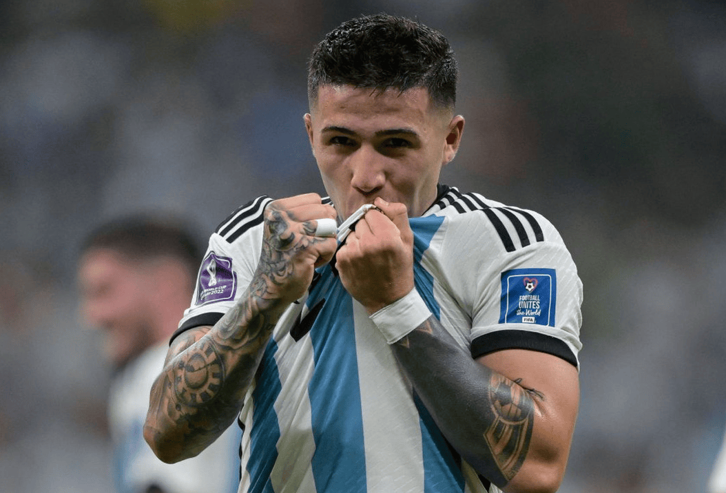 包含阿根廷前锋伊卡尔迪改写传奇,创造连续进球纪录的词条 包含阿根廷前锋伊卡尔迪改写传奇,创造连续进球纪录的词条